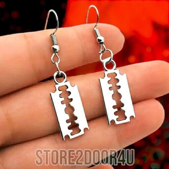 1 Pair Small Silver Razor Blade Charm Earrings Punk Rock Goth - Picture 4 of 4